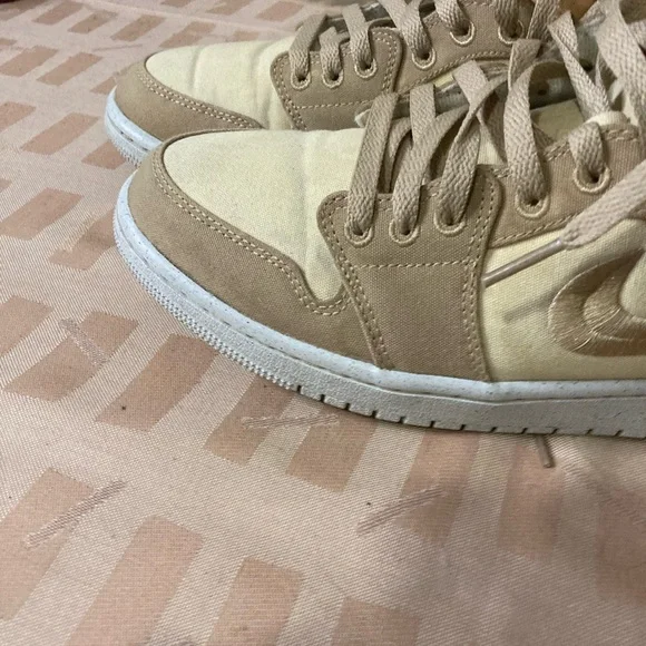 Women’s Nike Air Jordan 1 Mid SE Beige/Cream/Peach Canvas Shoe - Picture 3 of 10